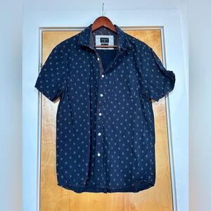 Quiksilver Men's Large Blue Button Shirt Shark Jaws Teeth Mouth Pattern Print